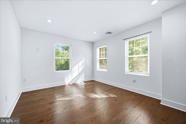 17 LIZBETH LN, Berwyn, PA 19312