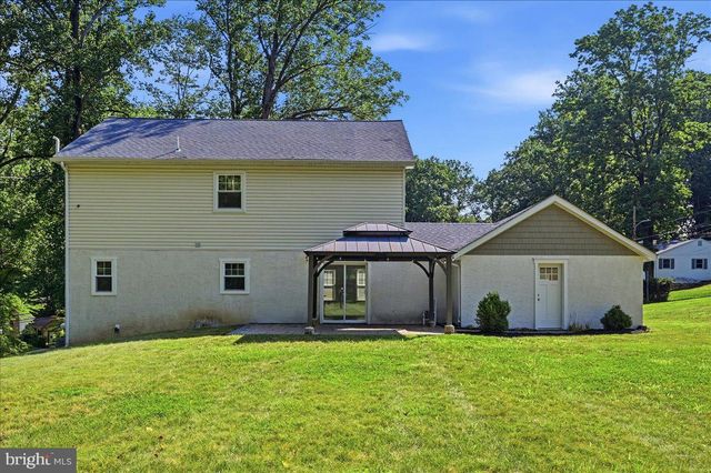 17 LIZBETH LN, Berwyn, PA 19312