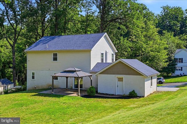 17 LIZBETH LN, Berwyn, PA 19312