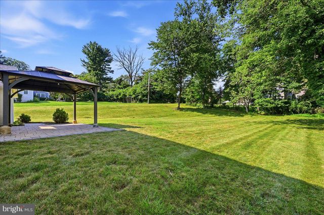 17 LIZBETH LN, Berwyn, PA 19312