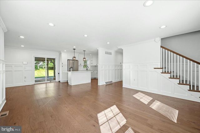 17 LIZBETH LN, Berwyn, PA 19312