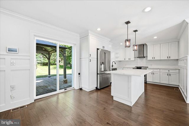17 LIZBETH LN, Berwyn, PA 19312