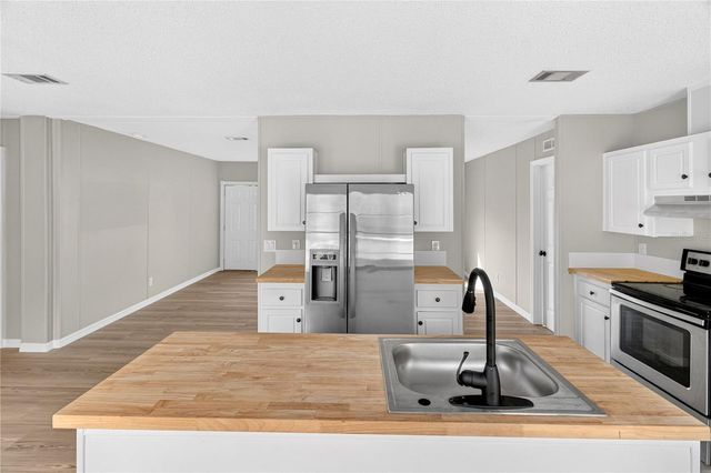 13882 SW 130TH AVENUE, Archer, FL 32618