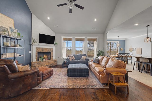 908 Fallon Street, Siloam Springs, AR 72761