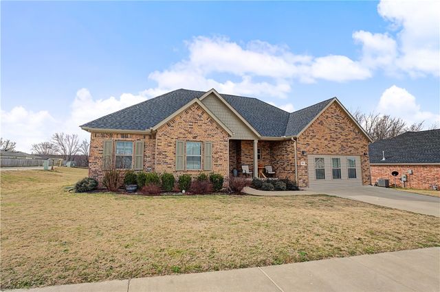 908 Fallon Street, Siloam Springs, AR 72761