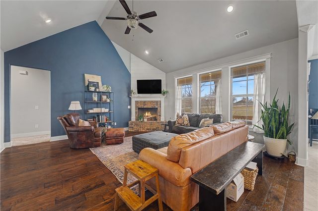 908 Fallon Street, Siloam Springs, AR 72761