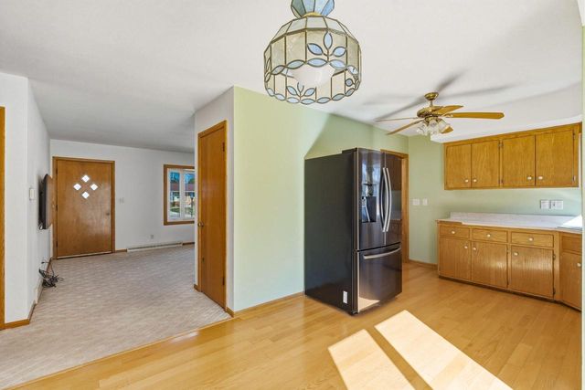 N86W18105 Summit DRIVE, Menomonee Falls, WI 53051