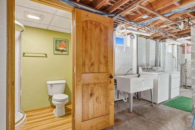 N86W18105 Summit DRIVE, Menomonee Falls, WI 53051