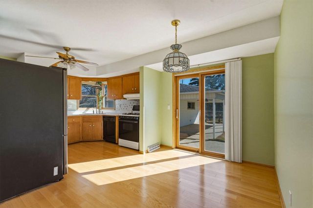 N86W18105 Summit DRIVE, Menomonee Falls, WI 53051