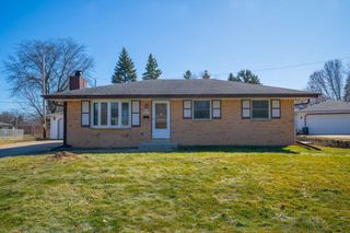 N86W18105 Summit DRIVE, Menomonee Falls, WI 53051