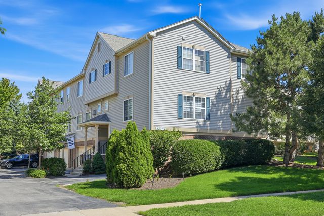 120 Monarch Drive, Streamwood, IL 60107