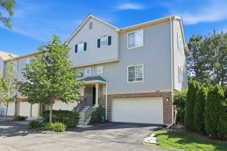 120 Monarch Drive, Streamwood, IL 60107