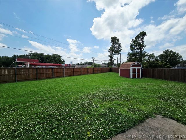 1121 W 14th Place, Claremore, OK 74017