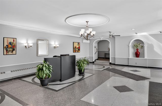 177 E Hartsdale 3W, Hartsdale, NY 10530