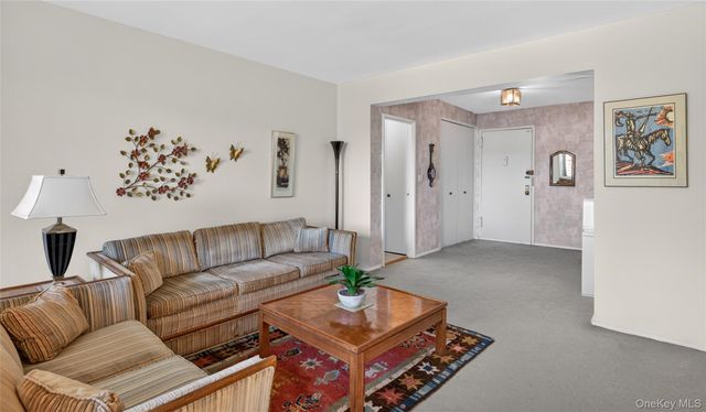 177 E Hartsdale 3W, Hartsdale, NY 10530