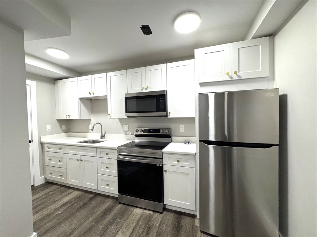 189 E Merrimack Street 3, Lowell, MA 01852