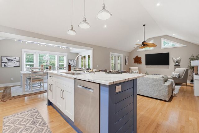 420 E Erie Avenue, Folly Beach, SC 29439