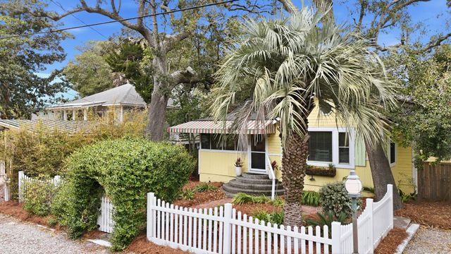 420 E Erie Avenue, Folly Beach, SC 29439