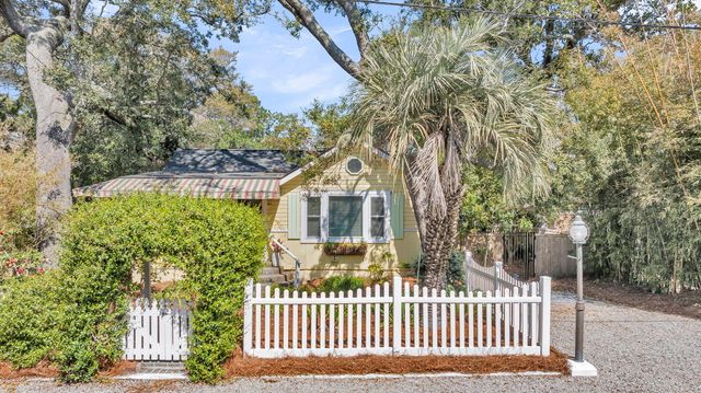 420 E Erie Avenue, Folly Beach, SC 29439