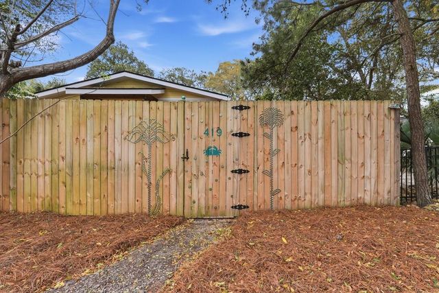 420 E Erie Avenue, Folly Beach, SC 29439