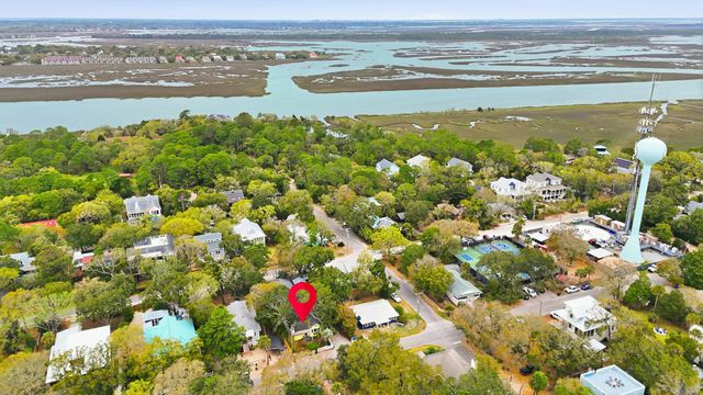 420 E Erie Avenue, Folly Beach, SC 29439