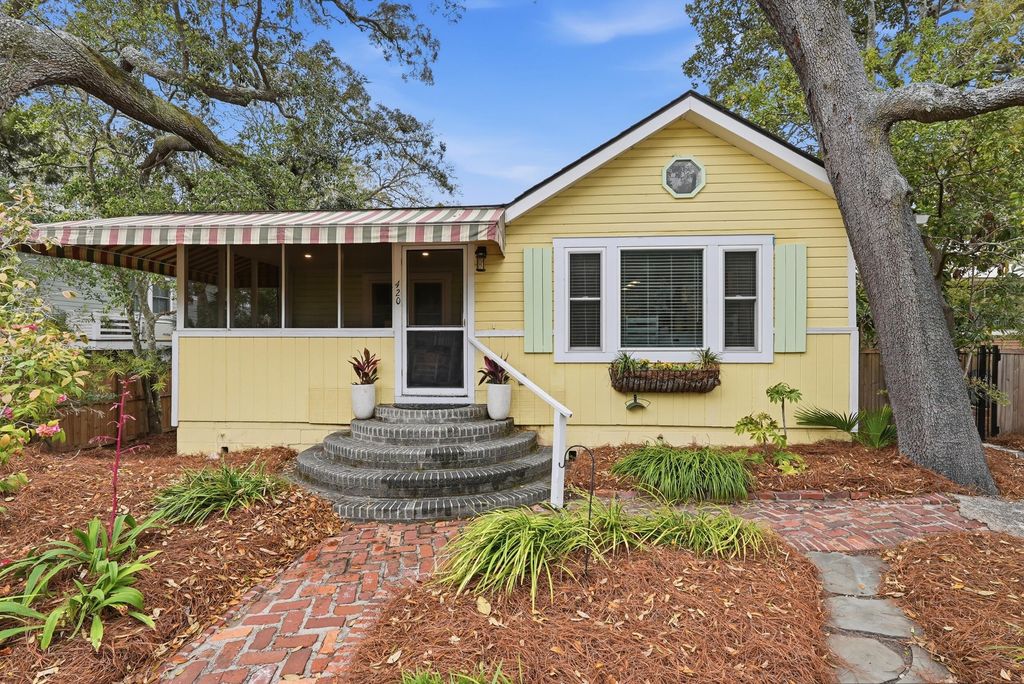 420 E Erie Avenue, Folly Beach, SC 29439