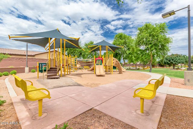 552 W HONEY LOCUST Avenue, Queen Creek, AZ 85140