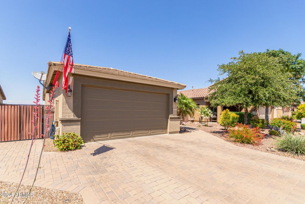 552 W HONEY LOCUST Avenue, Queen Creek, AZ 85140 — photo 5