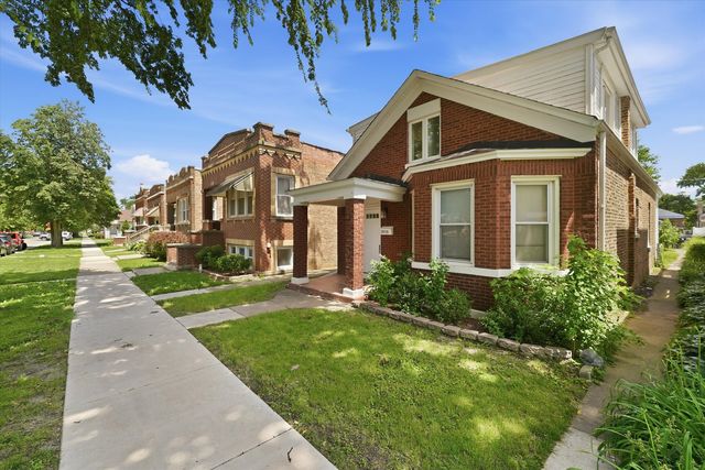 2715 Harvey Avenue, Berwyn, IL 60402