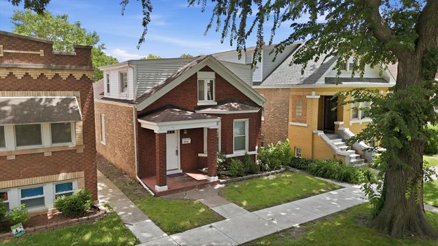 2715 Harvey Avenue, Berwyn, IL 60402