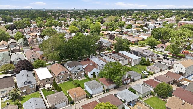 2715 Harvey Avenue, Berwyn, IL 60402