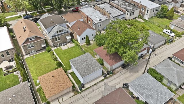 2715 Harvey Avenue, Berwyn, IL 60402