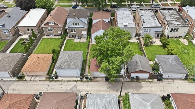 2715 Harvey Avenue, Berwyn, IL 60402