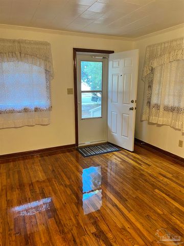 6653 Dearborn St, Milton, FL 32570