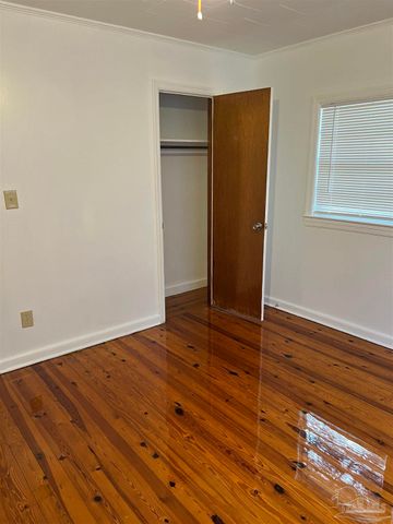 6653 Dearborn St, Milton, FL 32570