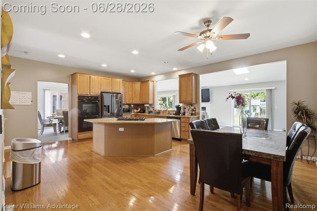 23030 Kristy Lane, Southfield, MI 48033