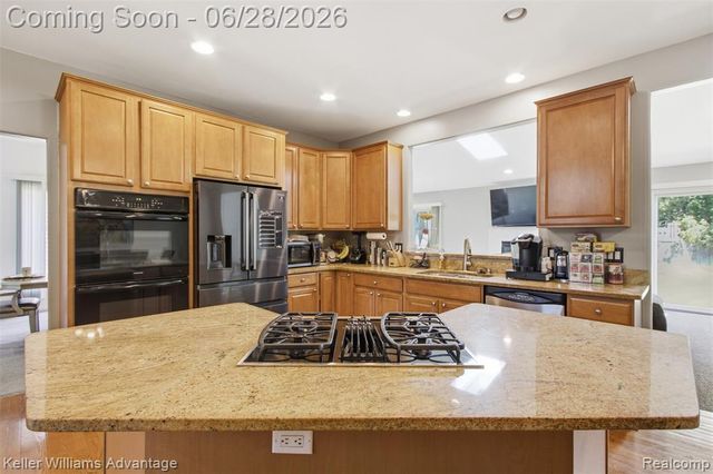 23030 Kristy Lane, Southfield, MI 48033