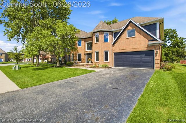 23030 Kristy Lane, Southfield, MI 48033