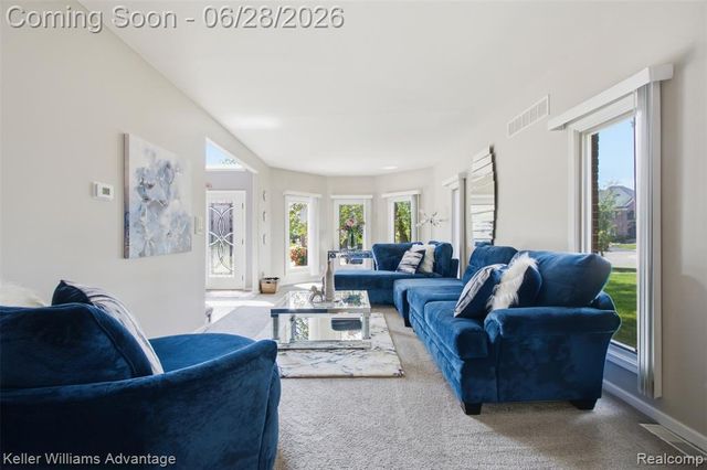 23030 Kristy Lane, Southfield, MI 48033