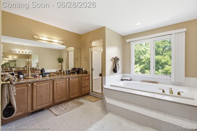23030 Kristy Lane, Southfield, MI 48033