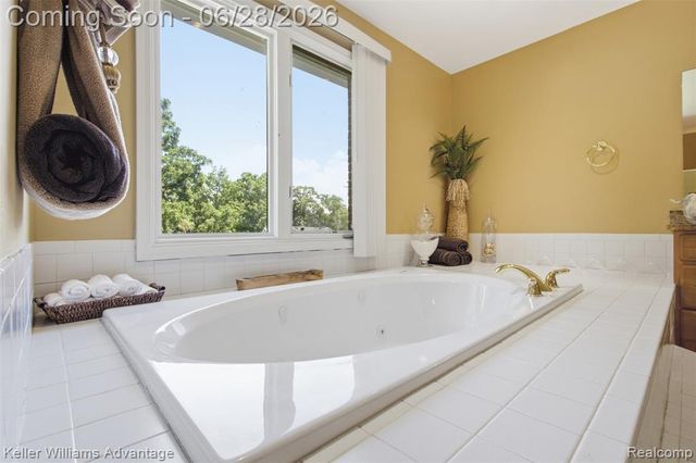23030 Kristy Lane, Southfield, MI 48033