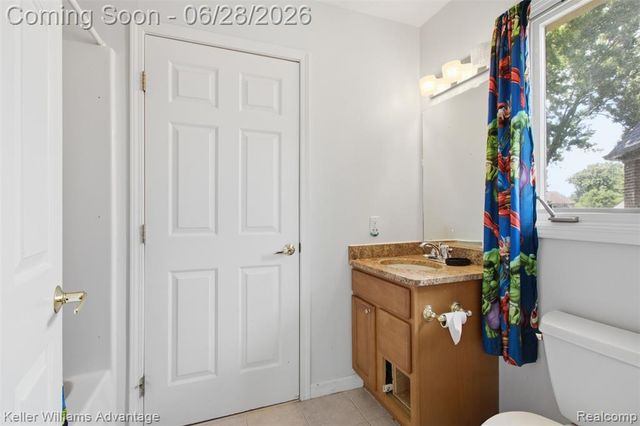 23030 Kristy Lane, Southfield, MI 48033