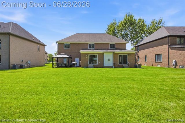 23030 Kristy Lane, Southfield, MI 48033