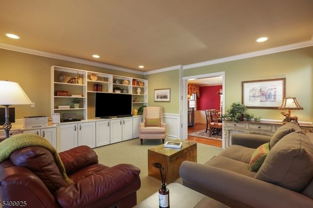 643 Nottingham Pl, Westfield Town, NJ 07090