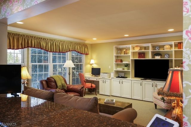 643 Nottingham Pl, Westfield Town, NJ 07090