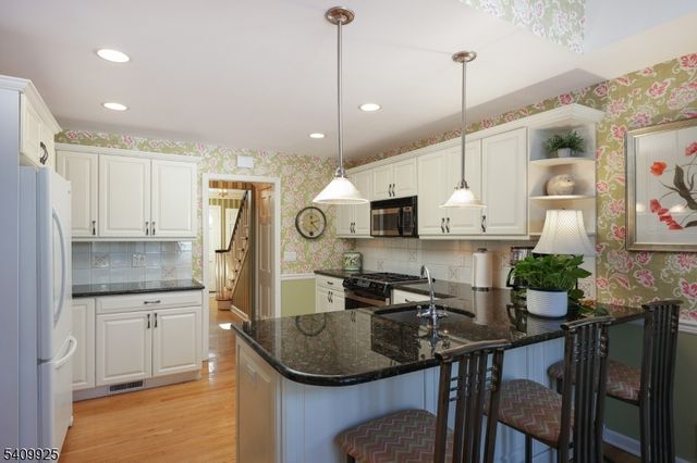 643 Nottingham Pl, Westfield Town, NJ 07090