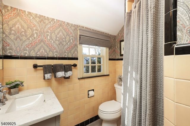 643 Nottingham Pl, Westfield Town, NJ 07090