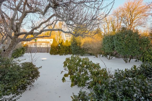 643 Nottingham Pl, Westfield Town, NJ 07090