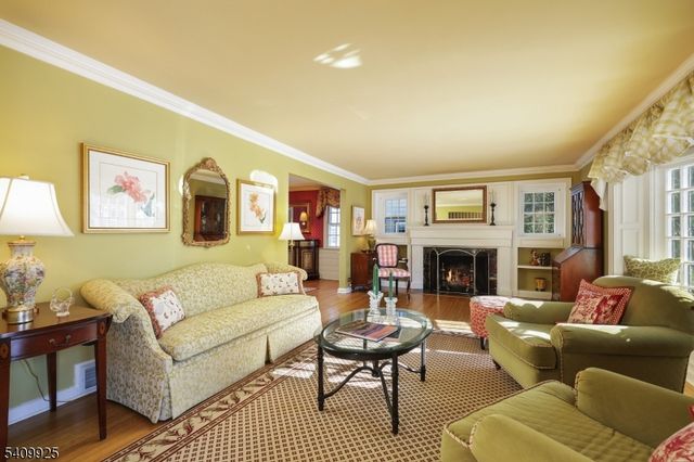 643 Nottingham Pl, Westfield Town, NJ 07090