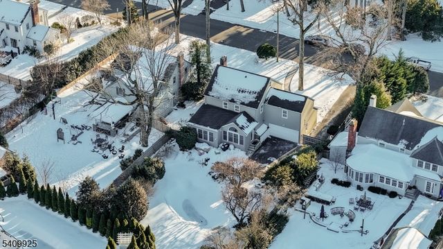 643 Nottingham Pl, Westfield Town, NJ 07090